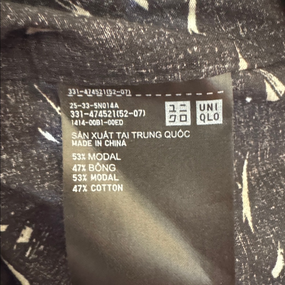 Uniqlo button down - Picture 5 of 5